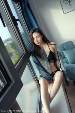 两女子偷衣服被曝光
